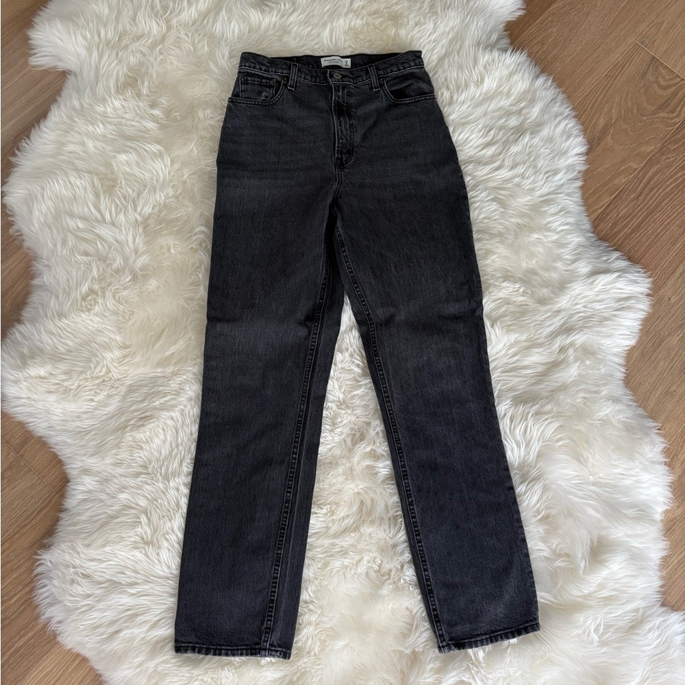 Abercrombie & Fitch Curve Love Ultra High Rise 90s Straight Jean Charcoal